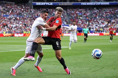تأهل ولكن.. منتخب مصر يفرط في الصدارة بالتعادل مع إيران